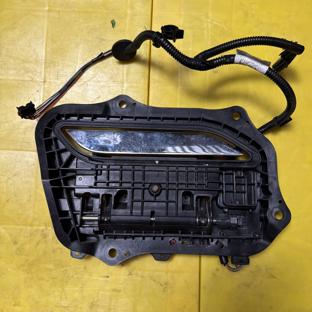 OEM 2012-2015 Model S front RIGHT Exterior Door Handle Outer /