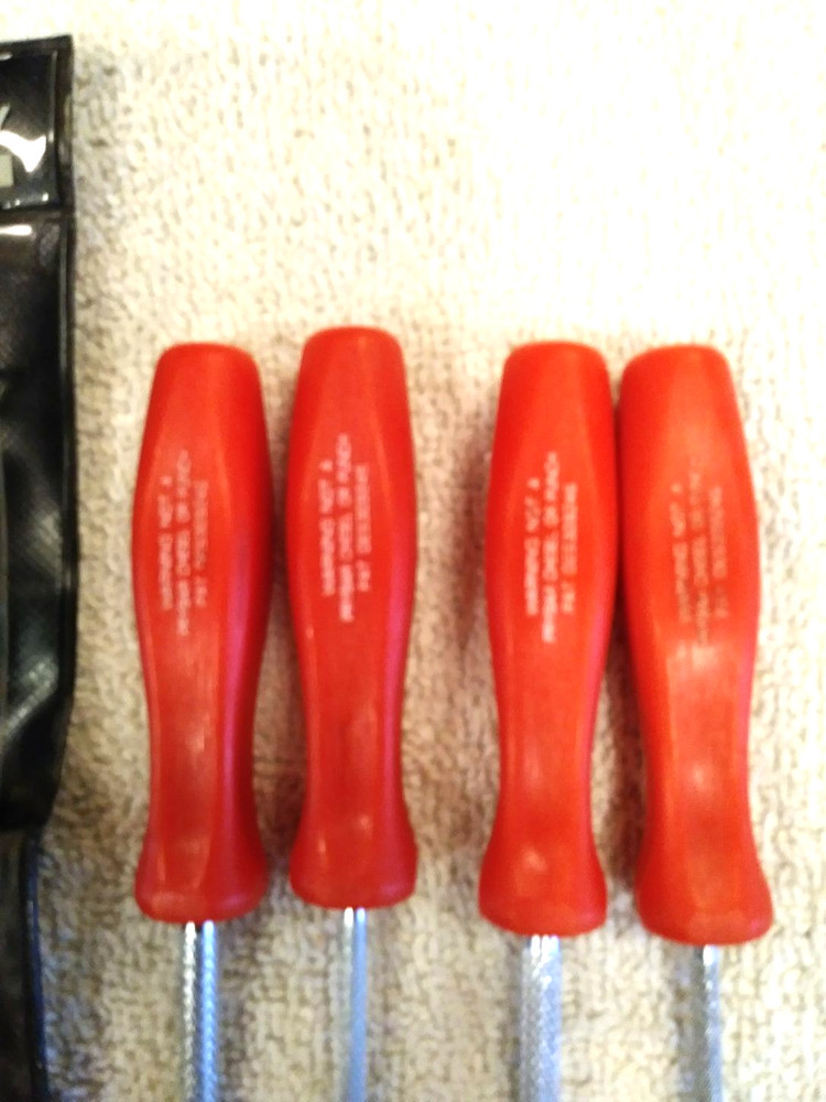 SNAP-ON RED HARD HANDLE 4 PC. SCREWDRIVER SET EXCELLENT CONDITION