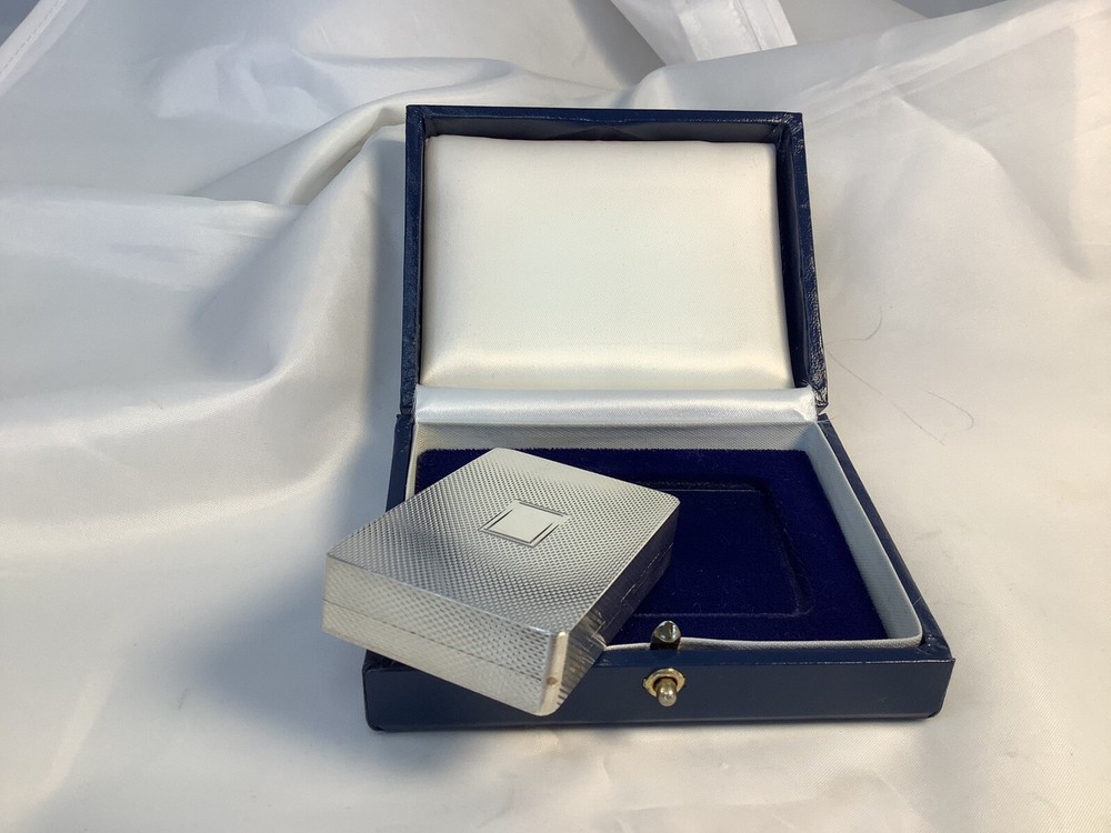 SNUFF/PILL/TRINKET BOX ‘PETER JOHN DOHERTY’ HM SILVER 84g ENGINE TURNED 2001