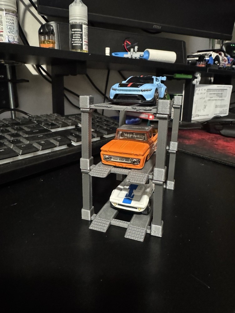 Hotwheels 4 Post Lift Display