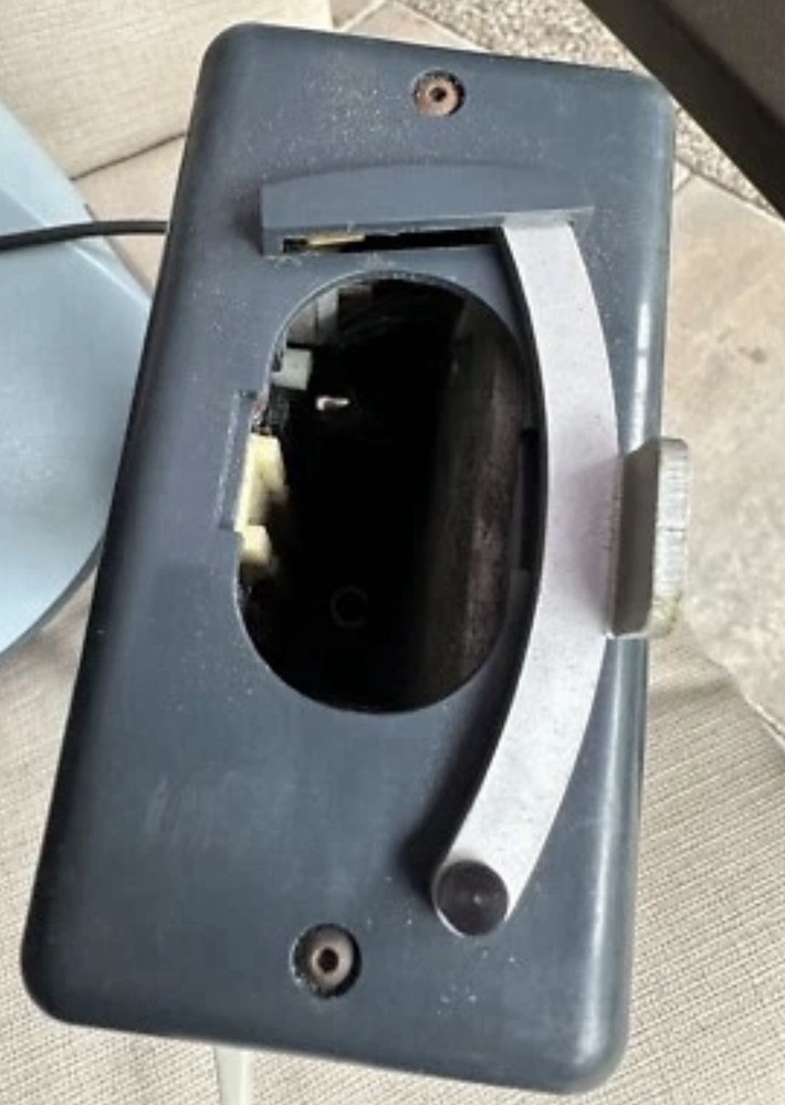 Visionics Low Vision Enhancement System LVES Model LC30A Aurora