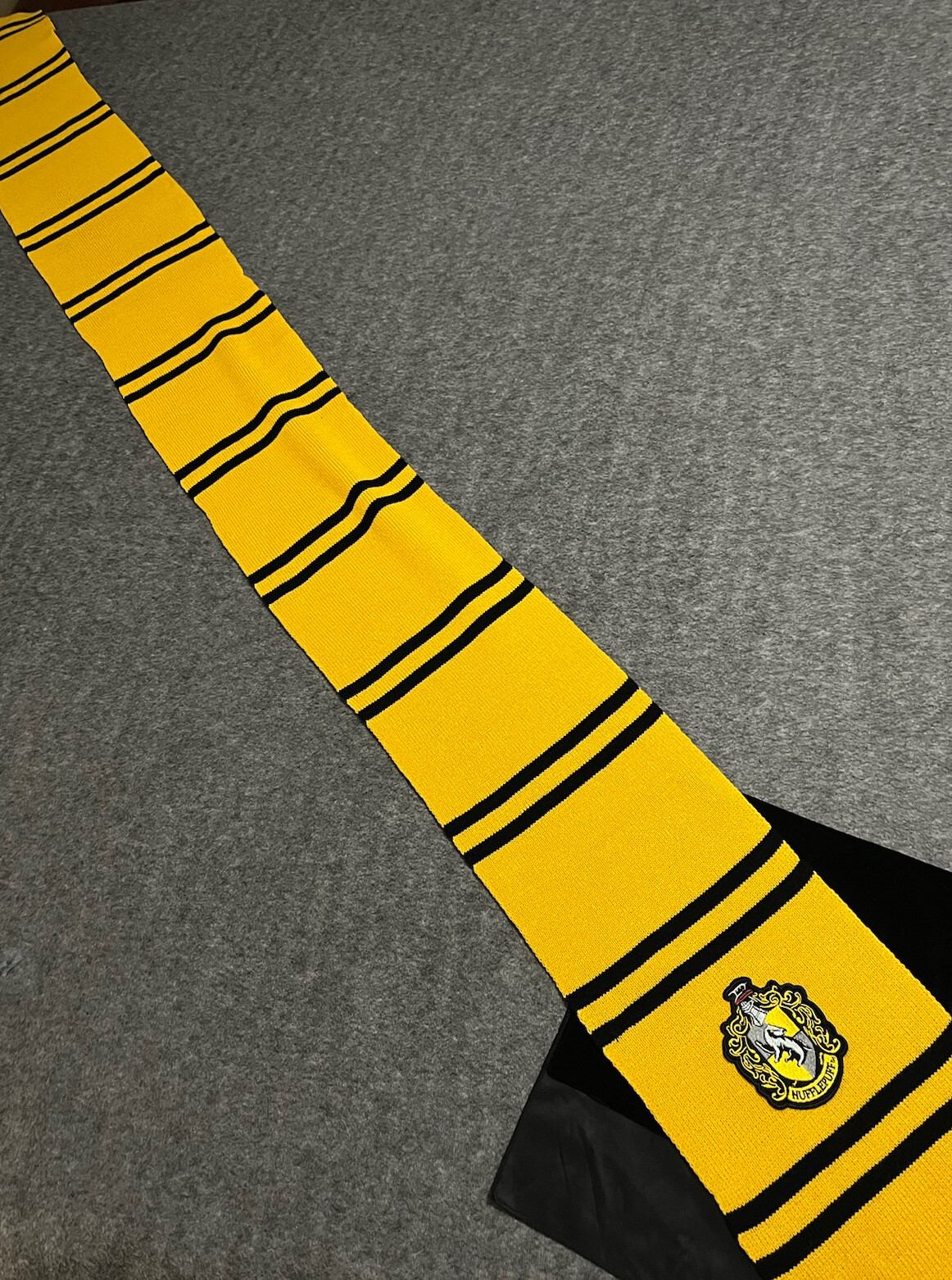 New CineReplicas Deluxe Edition 105” Harry Potter House Scarf