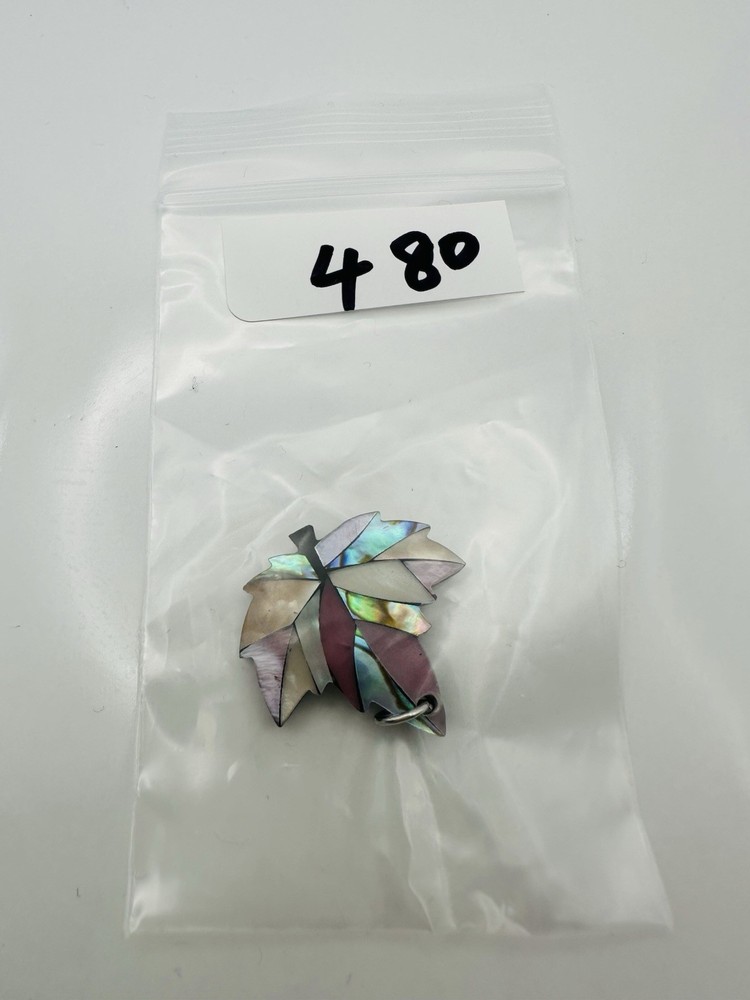 Glacier Pearle Maple Leaf Charm Pendant