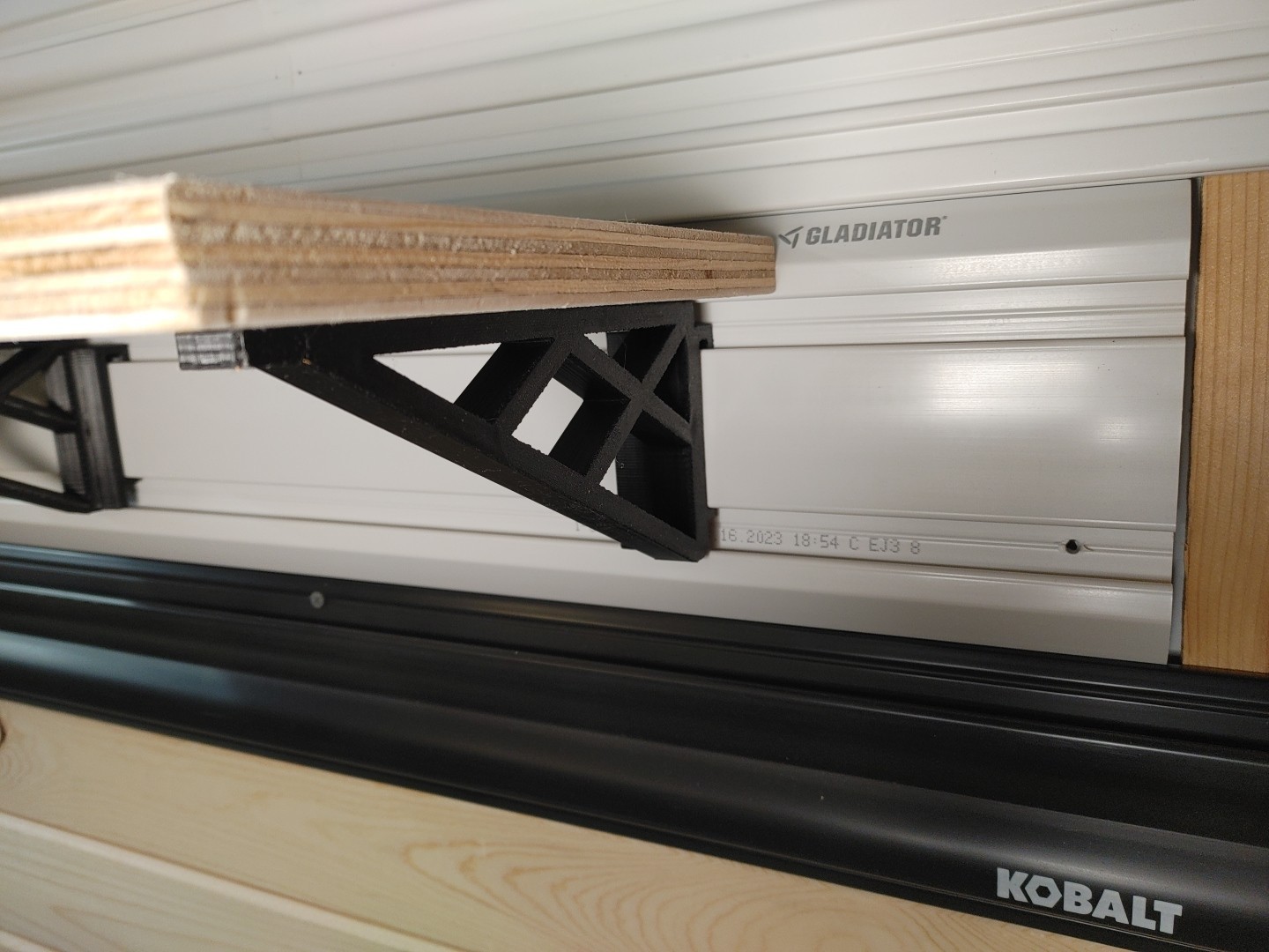 Shelf Bracket For Gladiator GearTrack- Large