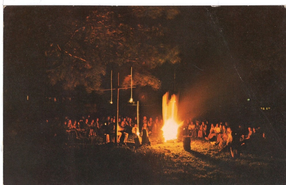 COMMON EVENING EXPERIENCE AT THE CAMP FIRE CIRCLE - PC2930