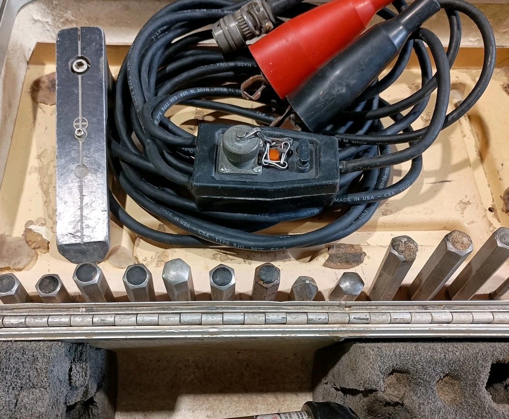 Laser Alignment BEAM ALIGNER MODEL 4700 WITH LEADS Plumb Bobs & Remote Line +