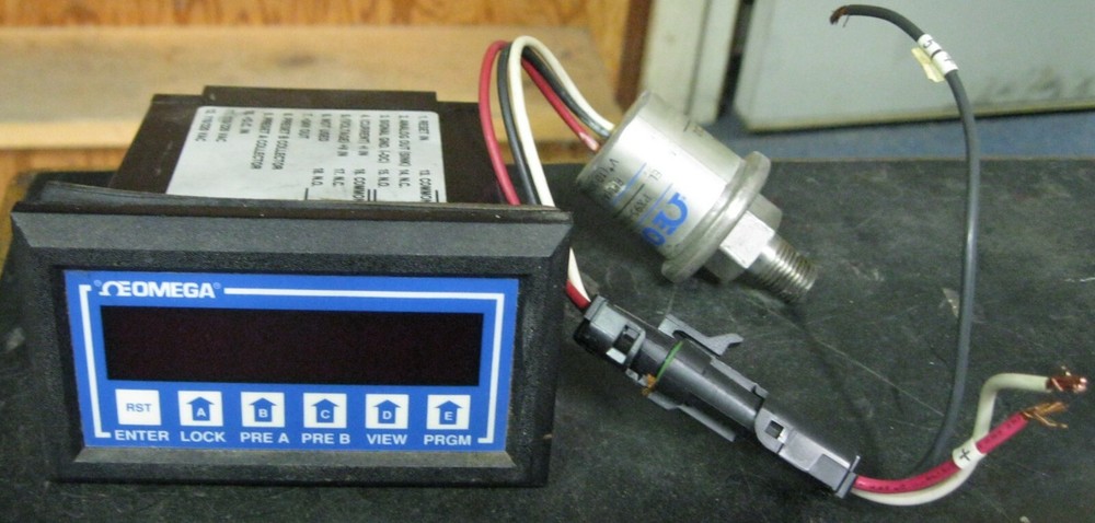 Omega DPF-64 Analog Input Ratemeter