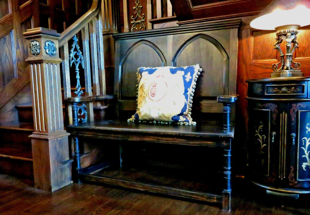 Custom Crafted BENCH SETTEE CARVED GOTHIC ARCHES Black Varnished Solid Wood