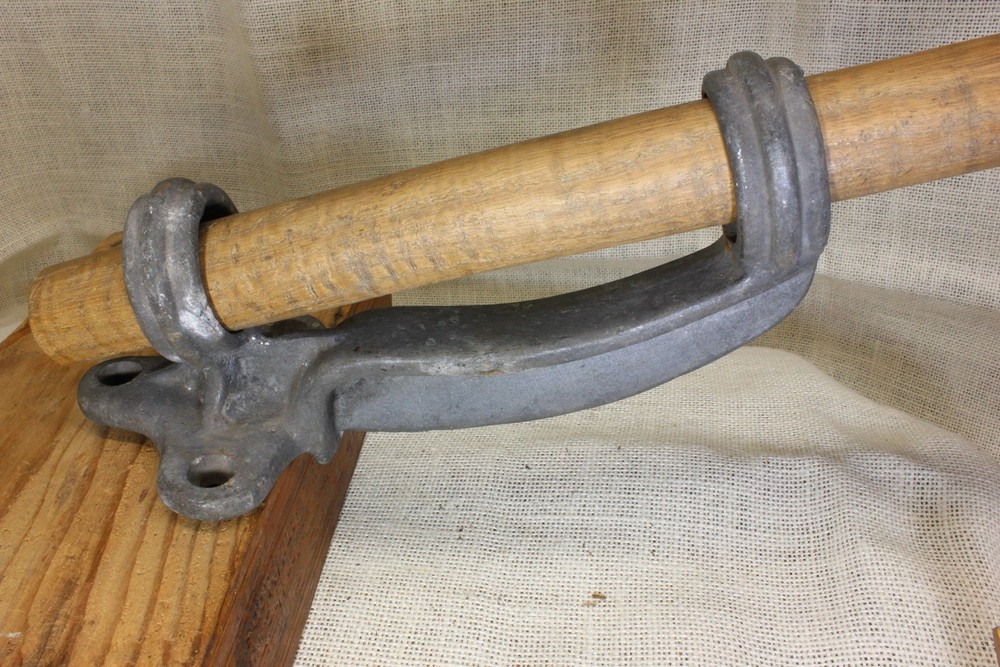 Old Flag Pole Bracket Heavy Duty Banner Rustic Vintage Galvanized Iron 1 1/2"