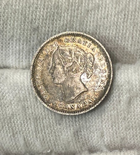 1900 Canada 5 Cents Silver Coin Great Condition