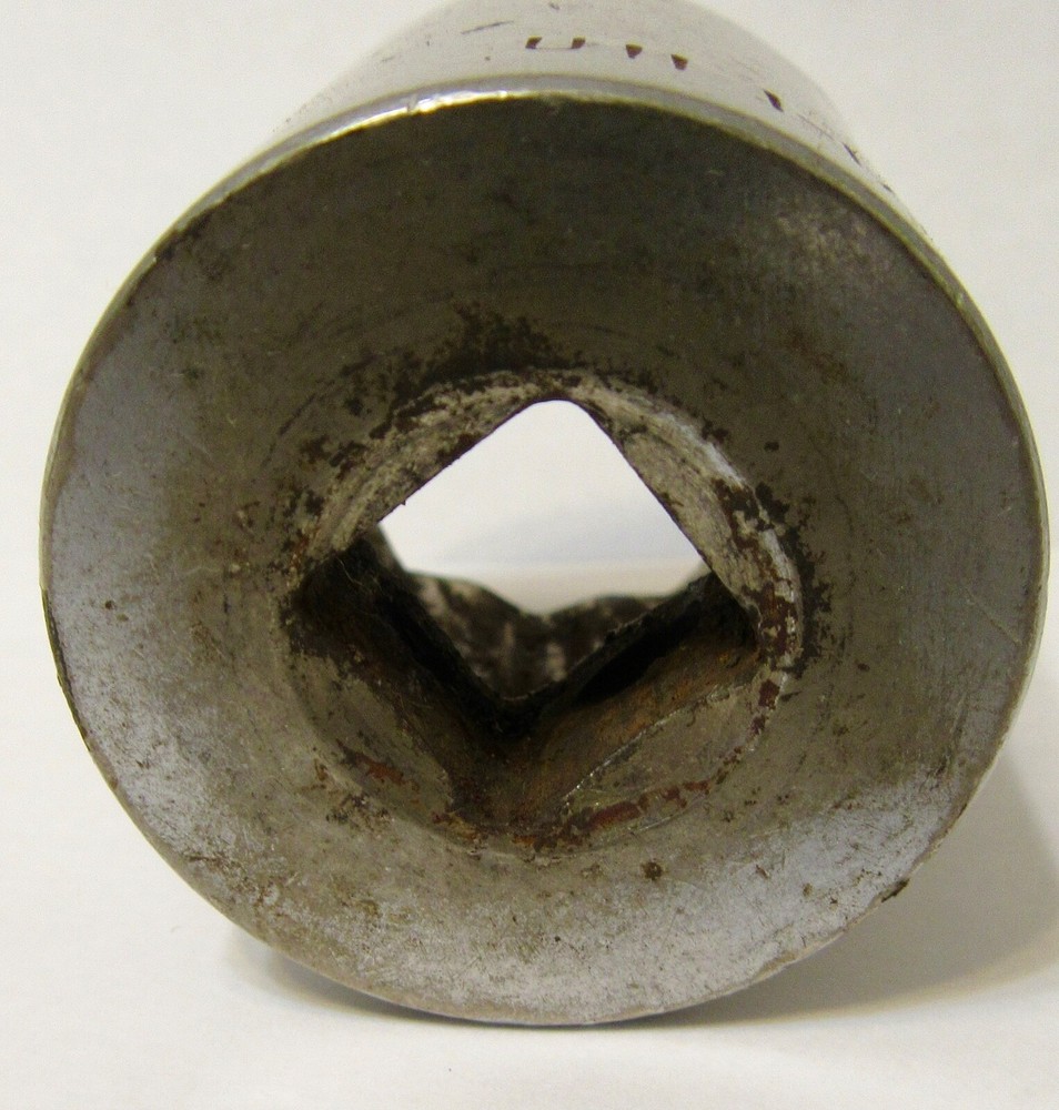 Vintage U11 1 1/8" X 1/2" Drive 12PT Unbranded Socket (Wright)