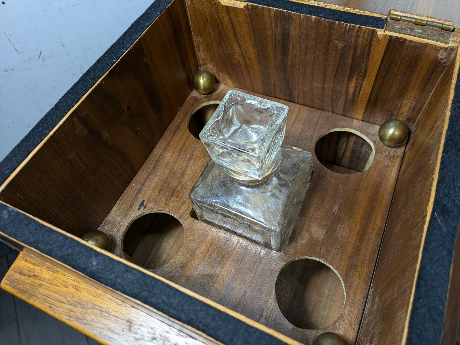 Vintage Art Deco English Regency Flip Top Cellarette Liquor Bar Rolling Cabinet