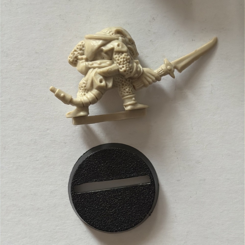 Advanced Heroquest figure Skaven (C) Without Shield