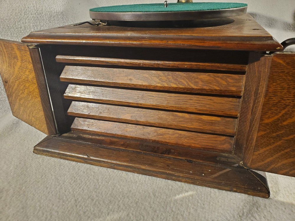 Victor Model VV IV Talking Machine Record Player Original Unrestored Condition