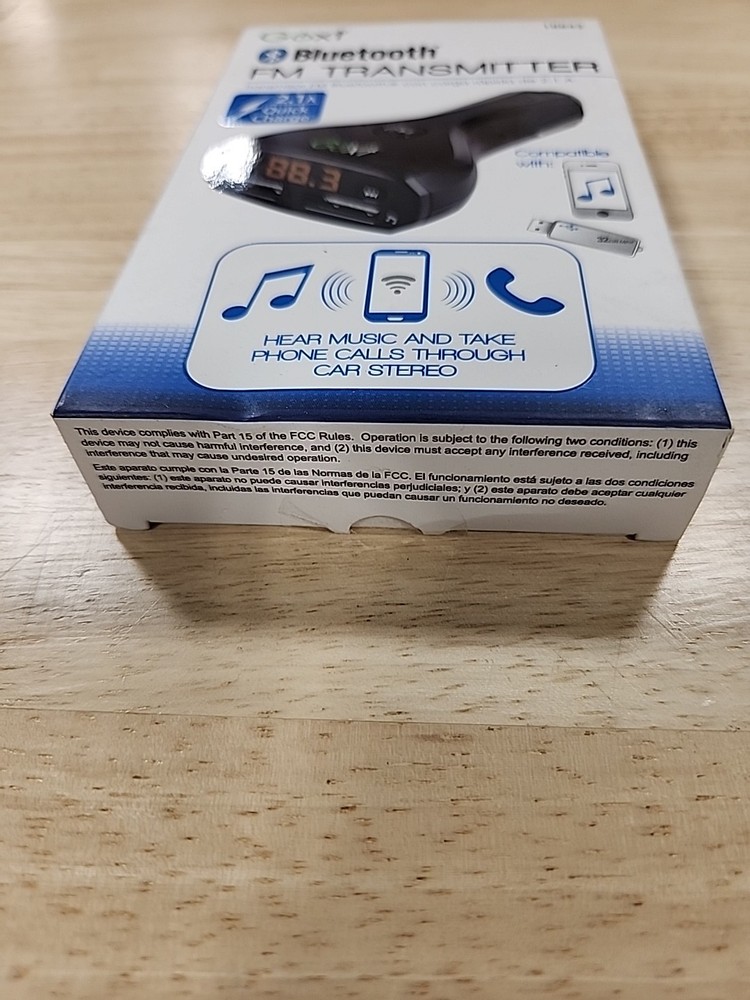 Direct Plug Bluetooth/fm Transmitter 18843 Small Fast Charge Built In Mic