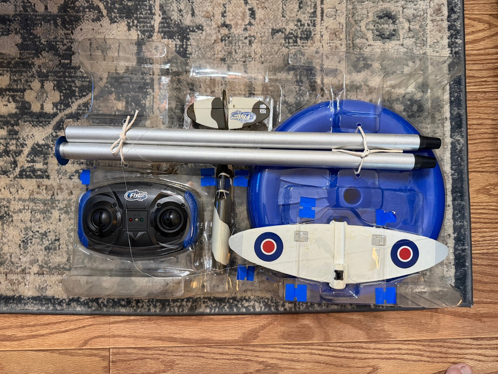 FLYLINE AIR COMBAT COMPLETE REMOTE CONTROLLED FLIGHT SYSTEM SPITFIRE AIRPLANE