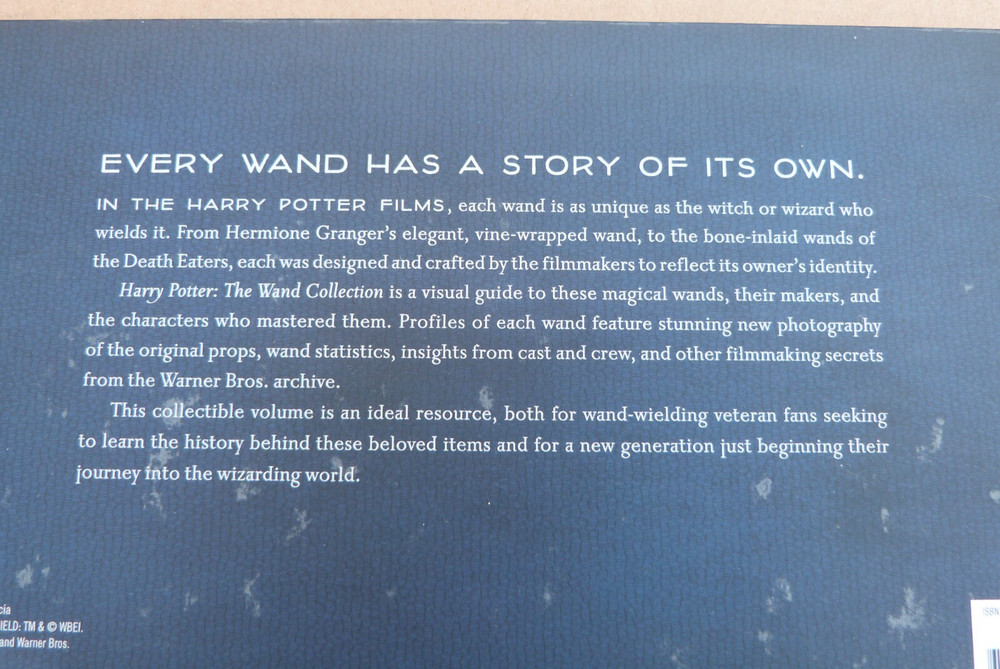 HARRY POTTER - The Wand Collection Book