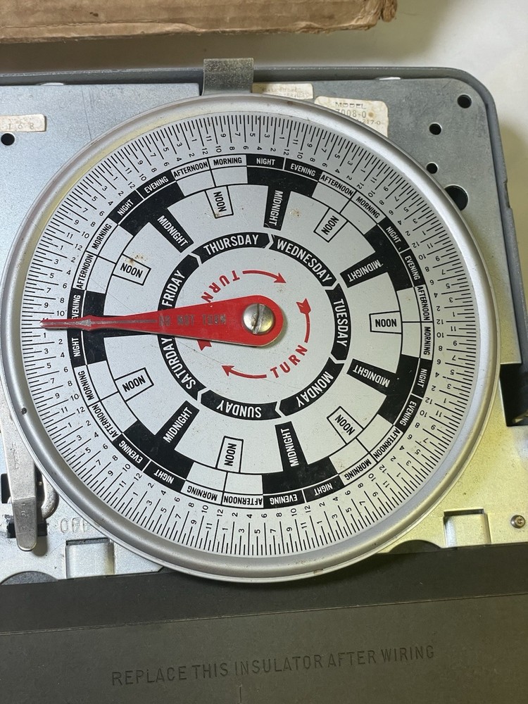 Paragon timer electro mechanical Seven Day Timer Model 7008-00 w/ Box
