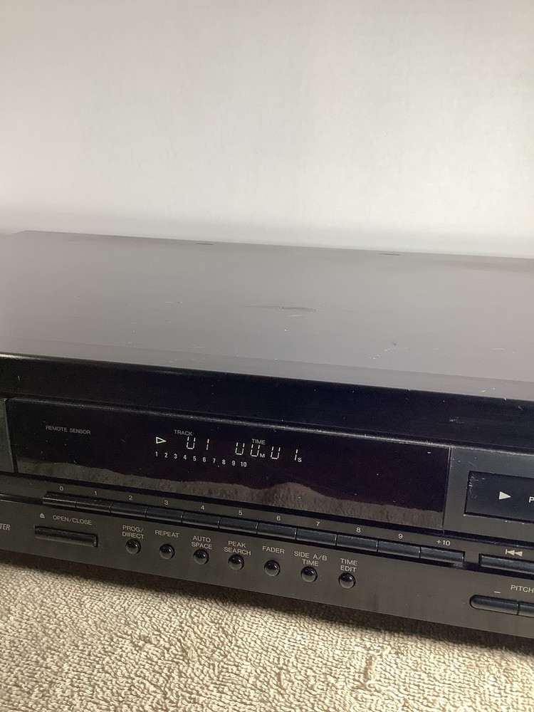 Denon DCD-660 CD Compact Disc CD Player Tested & Working