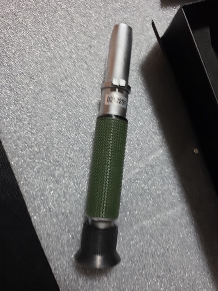 Zebra Skimmers Hand held Refractometer MT-010ATC