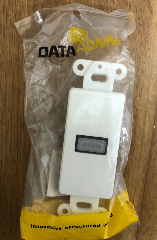 DATACOMM 20-4501-WH DECOR WALL PLATE INSERT W 90° HDMI CONNECTOR