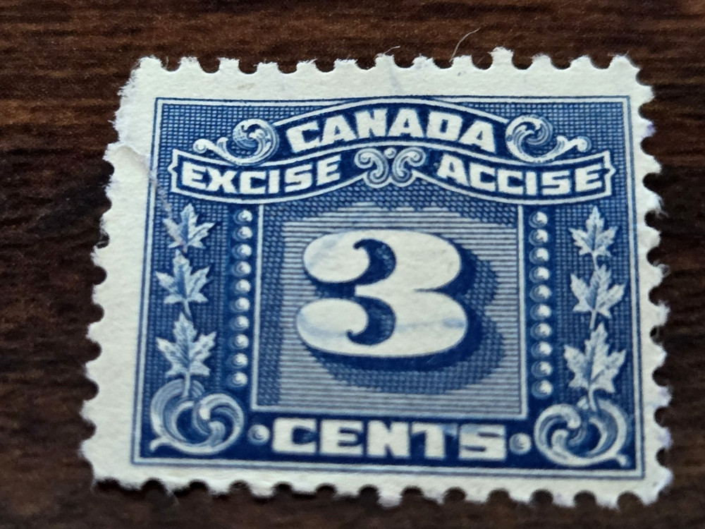 CANADA Assorted EXCISE TAX VARIOUS ISSUES 5 stamps (1) MNH (2) MPH (2) UPH