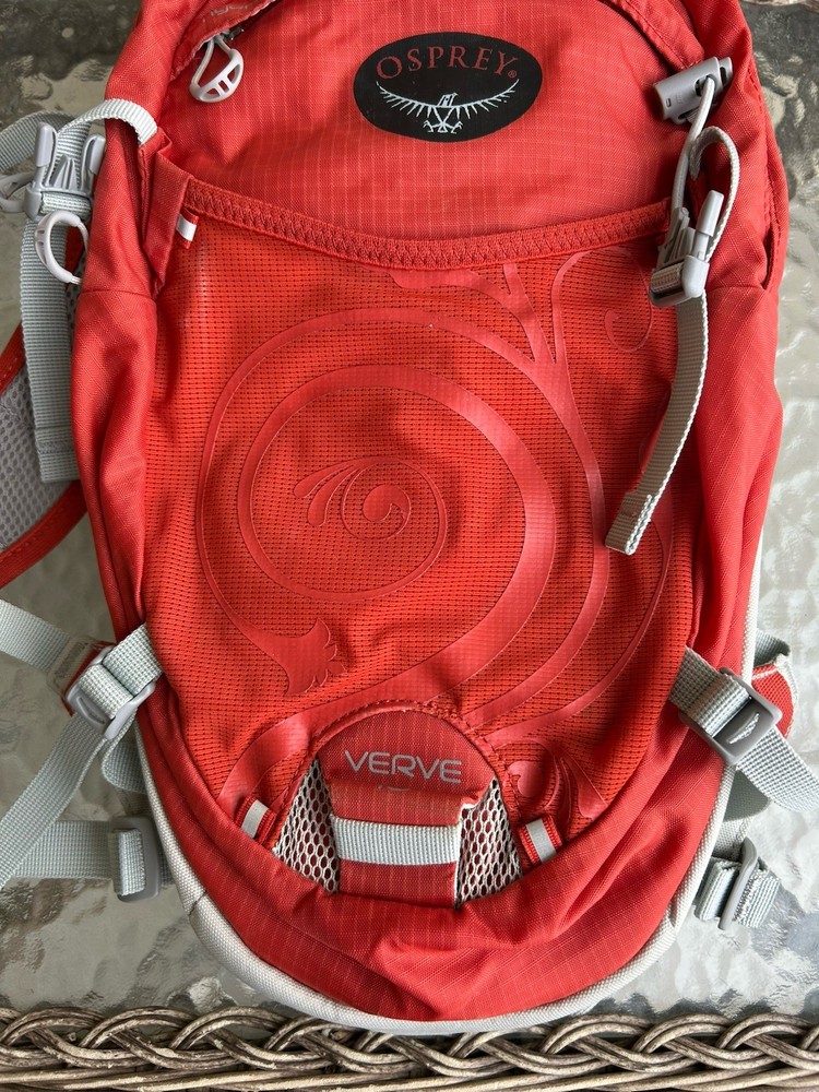 OSPREY "Verve 10" Hydration Pack ***BLADDER INCLUDED** Red