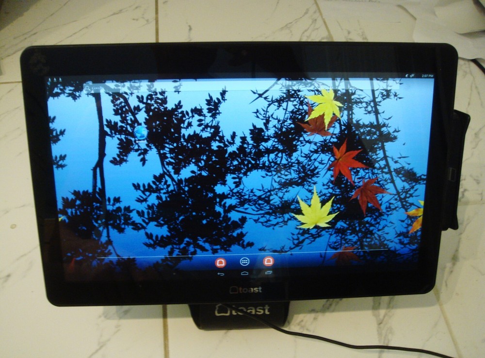 TOAST  ELO MSM8960 Touchscreen 15.5" POS workstation tablet