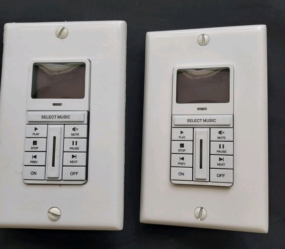 RTi KX1 Audio distribution Keypad - OFF WHITE WALL PLATE- PRE-OWNED TESTED