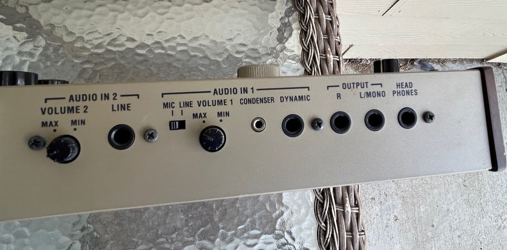 KORG microKORG 37-Key Synthesizer Vocoder ***Working***