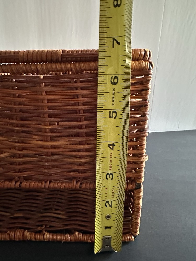 Wicker Basket Caddy / Organizer For Picnic Or Tabletop. READ DESCRIPTION ⬇️