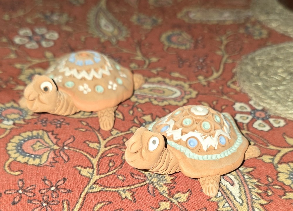 🐢 2 Small Turtle Figurine Ceramic Clay Hand Hade  🐢