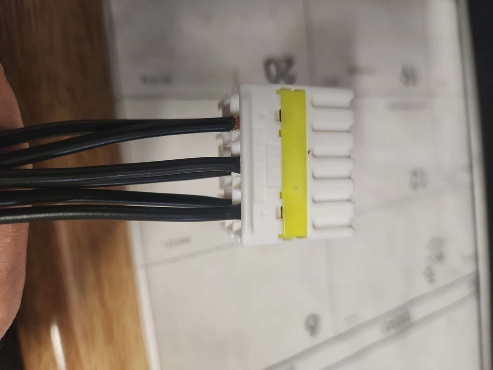 MG655697 KIA Connector