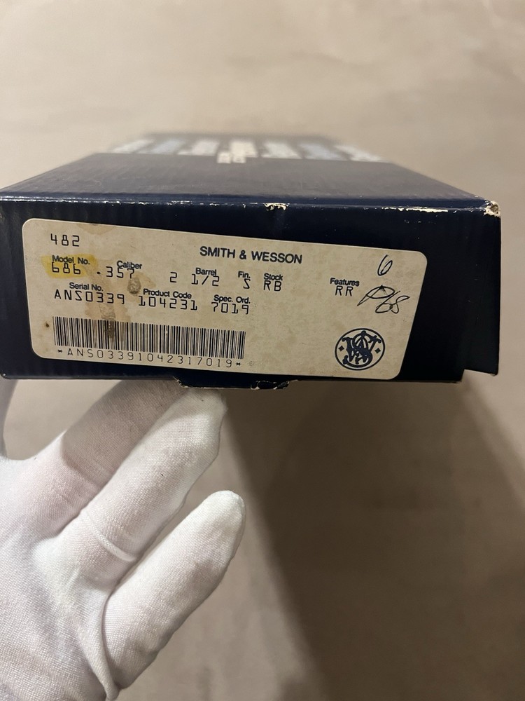 Smith & Wesson Model 686 2.5 Inch Blue Box