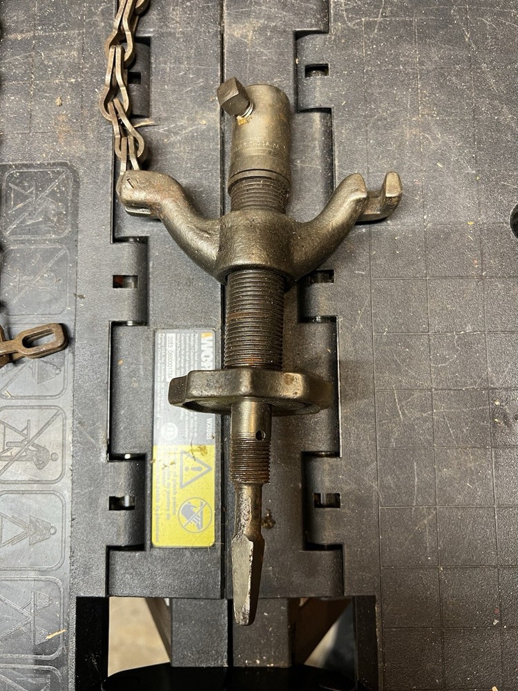 Early Millers Falls Brace Chain Drill Auger Guide Chuck