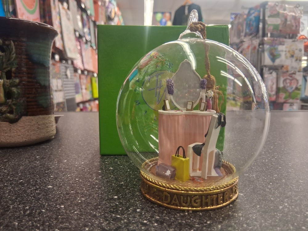 Flavia Milano Memory Daughter Globe