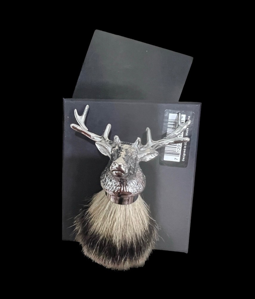 Men’s grooming shaving brush