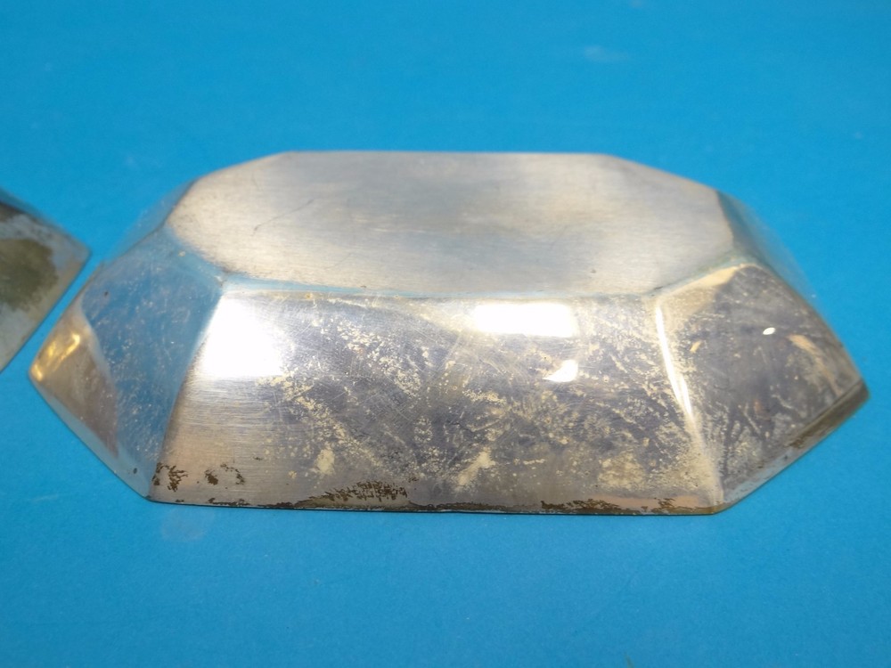 Lot of Two Metal Brass Silverplate Unmarked Soap Dishes Bowls Bathroom Décor