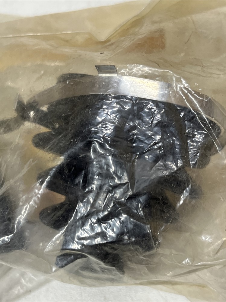 ONLY 1 -NOS Suzuki 54931-38F12 boot kit - BOOT, INNER