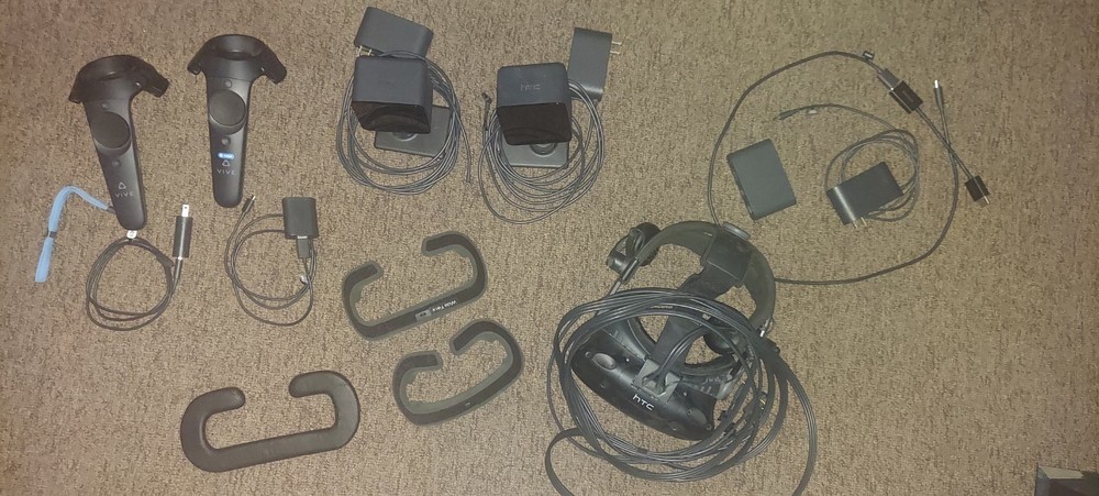 First Generation HTC Vive w/ wireless Headset Adapter