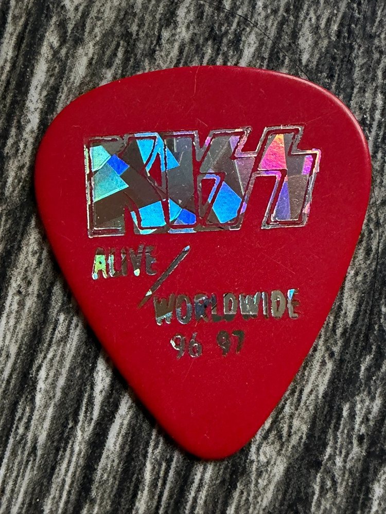 KISS Guitar Pick ACE FREHLEY Alive Reunion Red Silver no Dash Vintage Kiss
