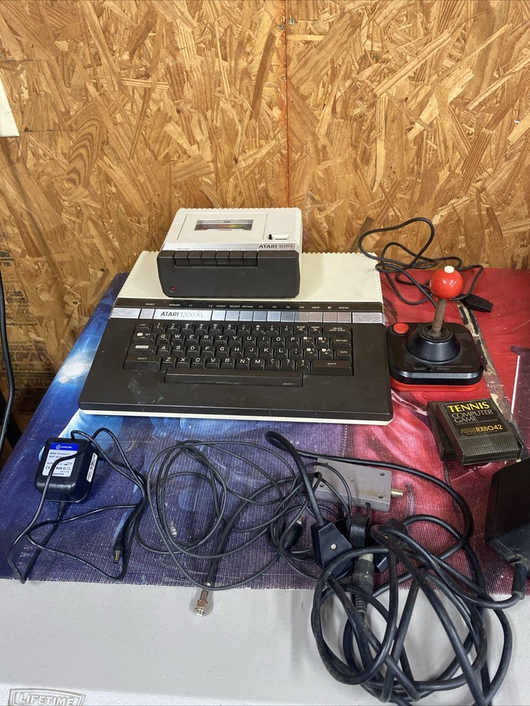 Atari 1200XL Computer Game Console W/Atari 1010 Read Description