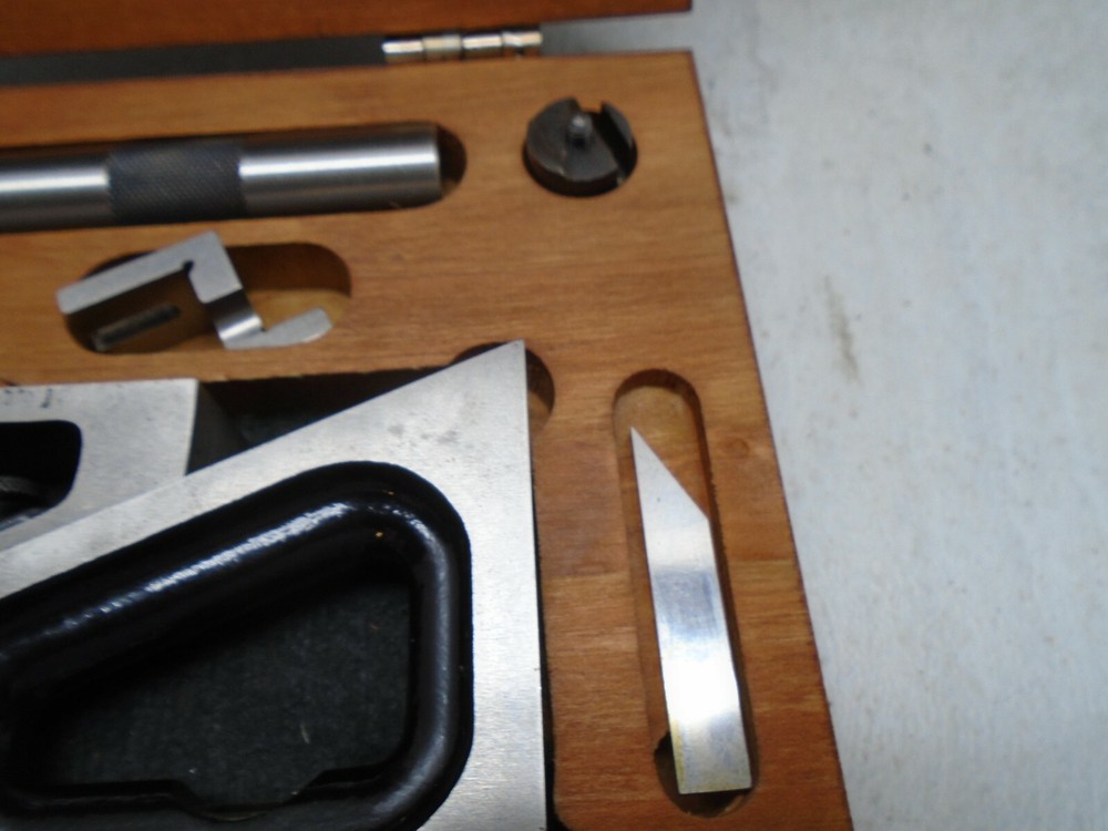 STARRETT 995-E PLANER GAGE IN CASE GRIND LAYOUT