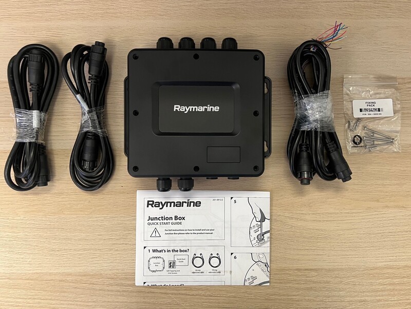 Raymarine AIS Junction Box with Cables A80588