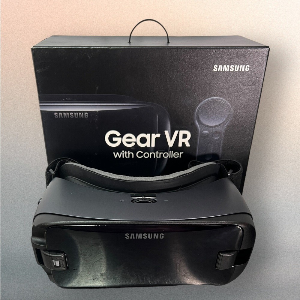 Samsung Gear VR Powered By Oculus Virtual Headset W/Controller SM-R324
