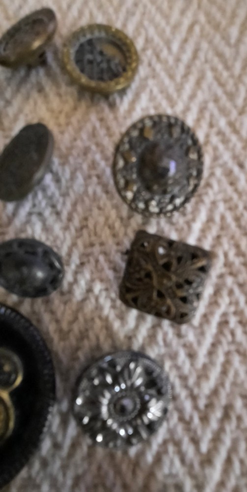 antique button assortment, 31 buttons, various types, very good condition