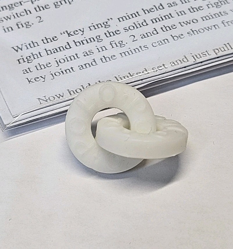 Linking Candy Mints - Visual Magic Trick - Close-up Illusion