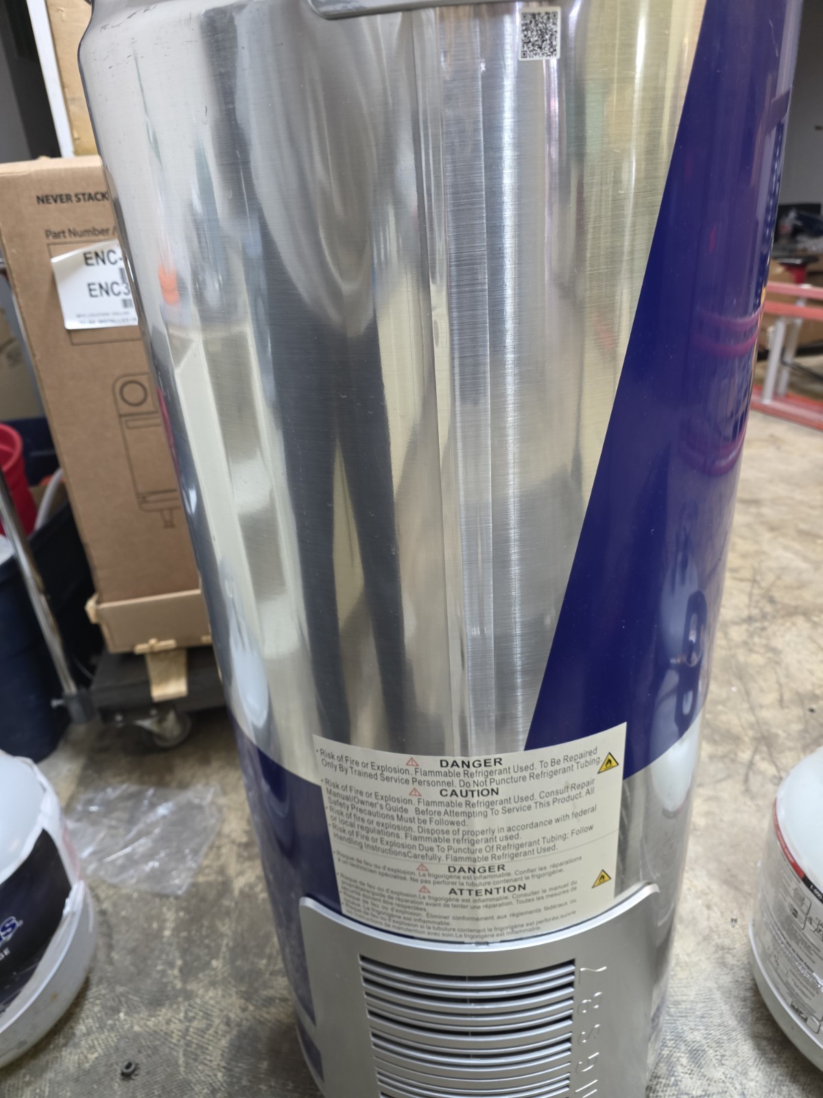 Red Bull Energy Drink Can-Shaped Back Bar Bottle Cooler Commercial Refrigerator