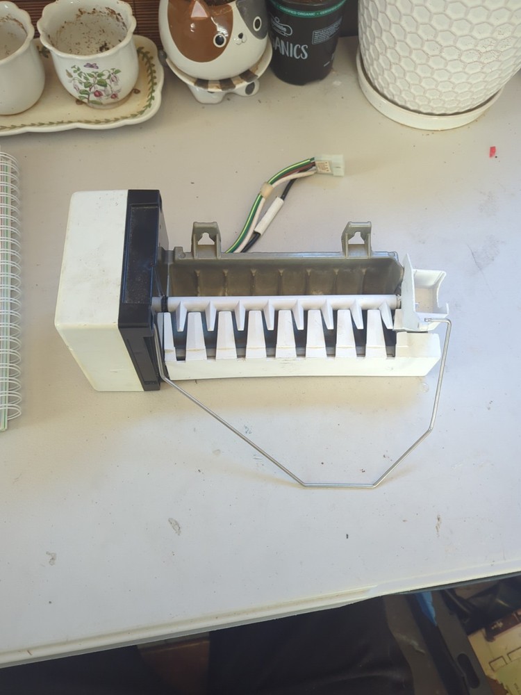 Whirlpool Refrigerator Ice Maker Assembly W11577195