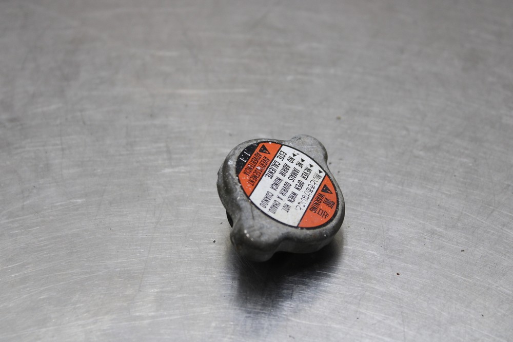03-04 Suzuki GSXR 1000 Engine Radiator Cap